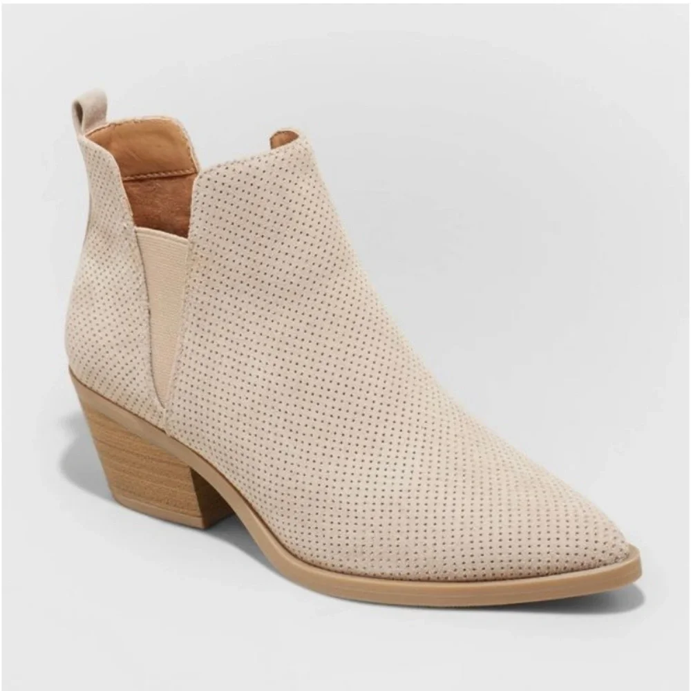 Universal thread new boots - Picture 1 of 6